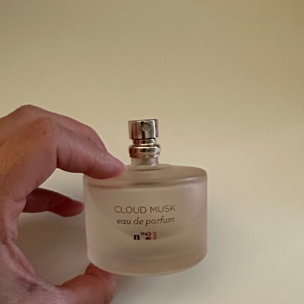 No. 21 Eau de Parfum - Elegant White Fragrance